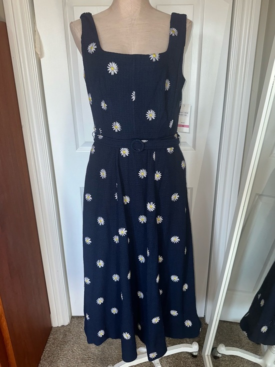 Taylor Dresses & Skirts - Taylor Navy Daisy Print Midi Dress with Belt
